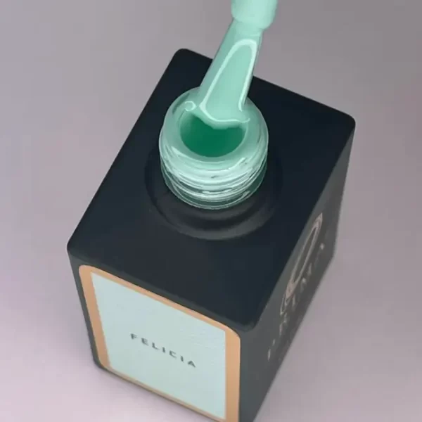 IKON.iQ Prima gel polish Felicia