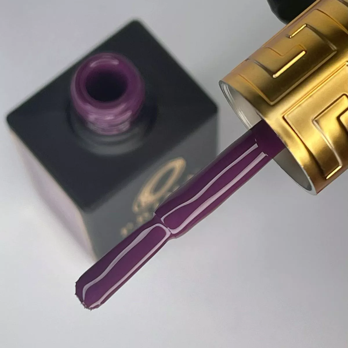 IKON.iQ Prima gel polish Vivian