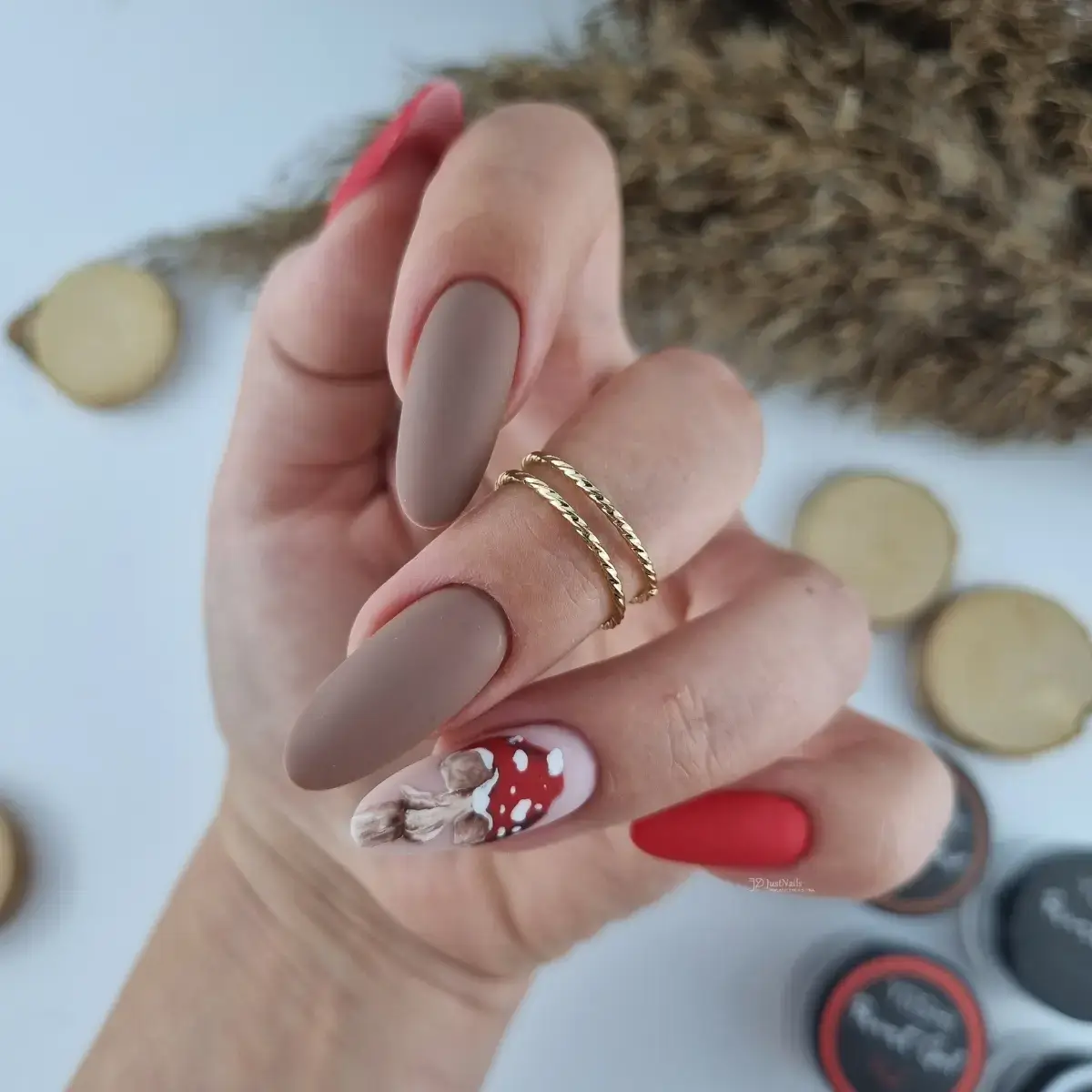 YOSHI gel polish Frate Frappe 321