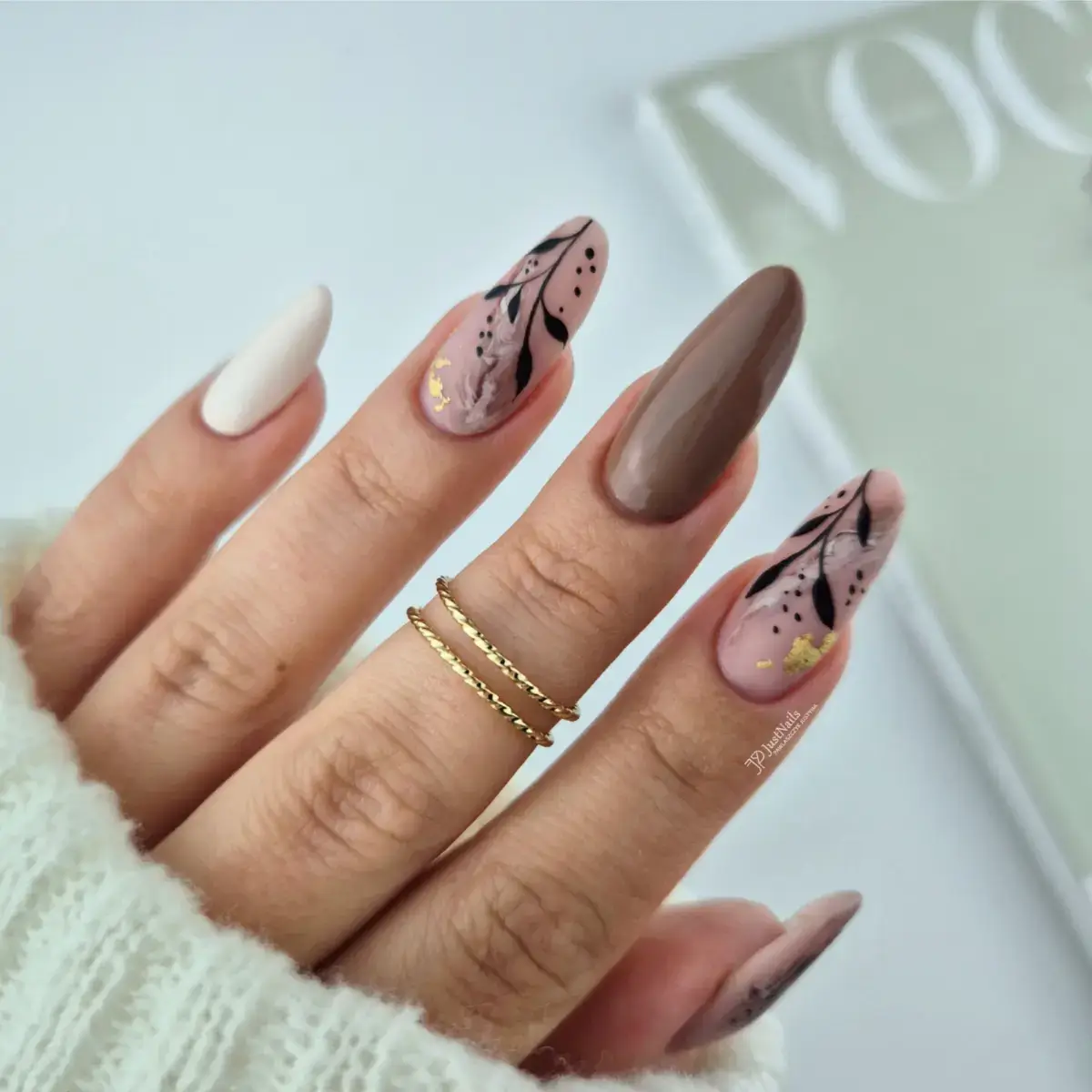 YOSHI gel polish Frate Frappe 321