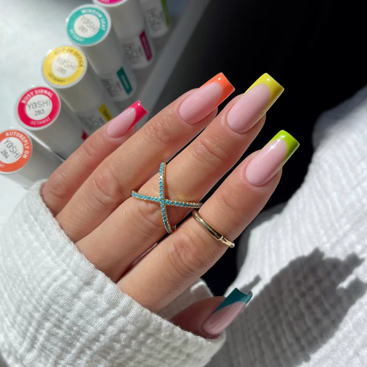 YOSHI gel polish Busy Signal 283