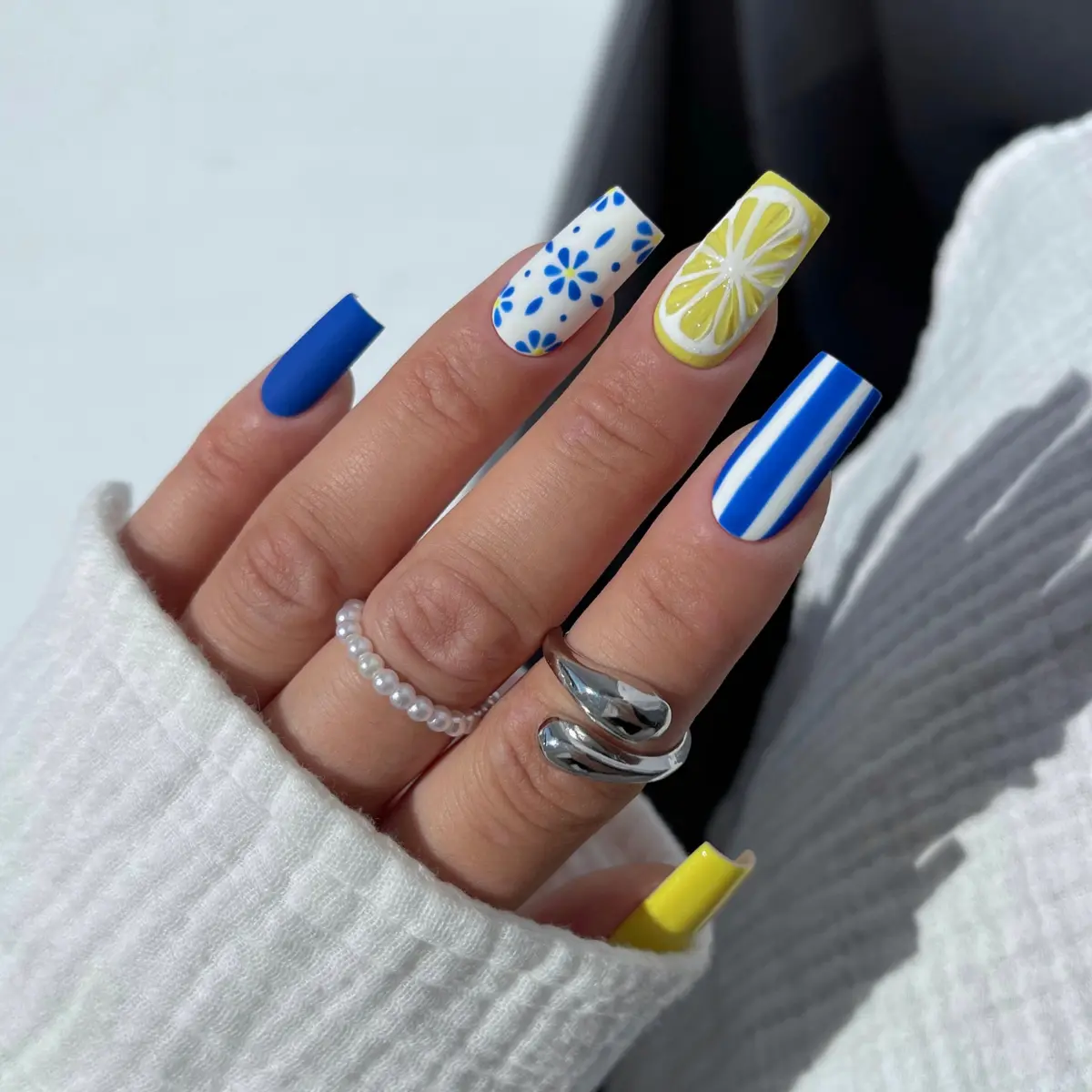 YOSHI gel polish Out of Office 285