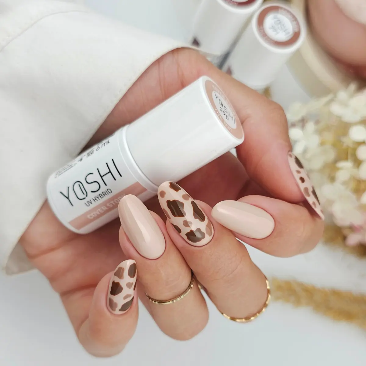 YOSHI gel polish Cover Story 290 3 YOSHI gel polish Cover Story 290