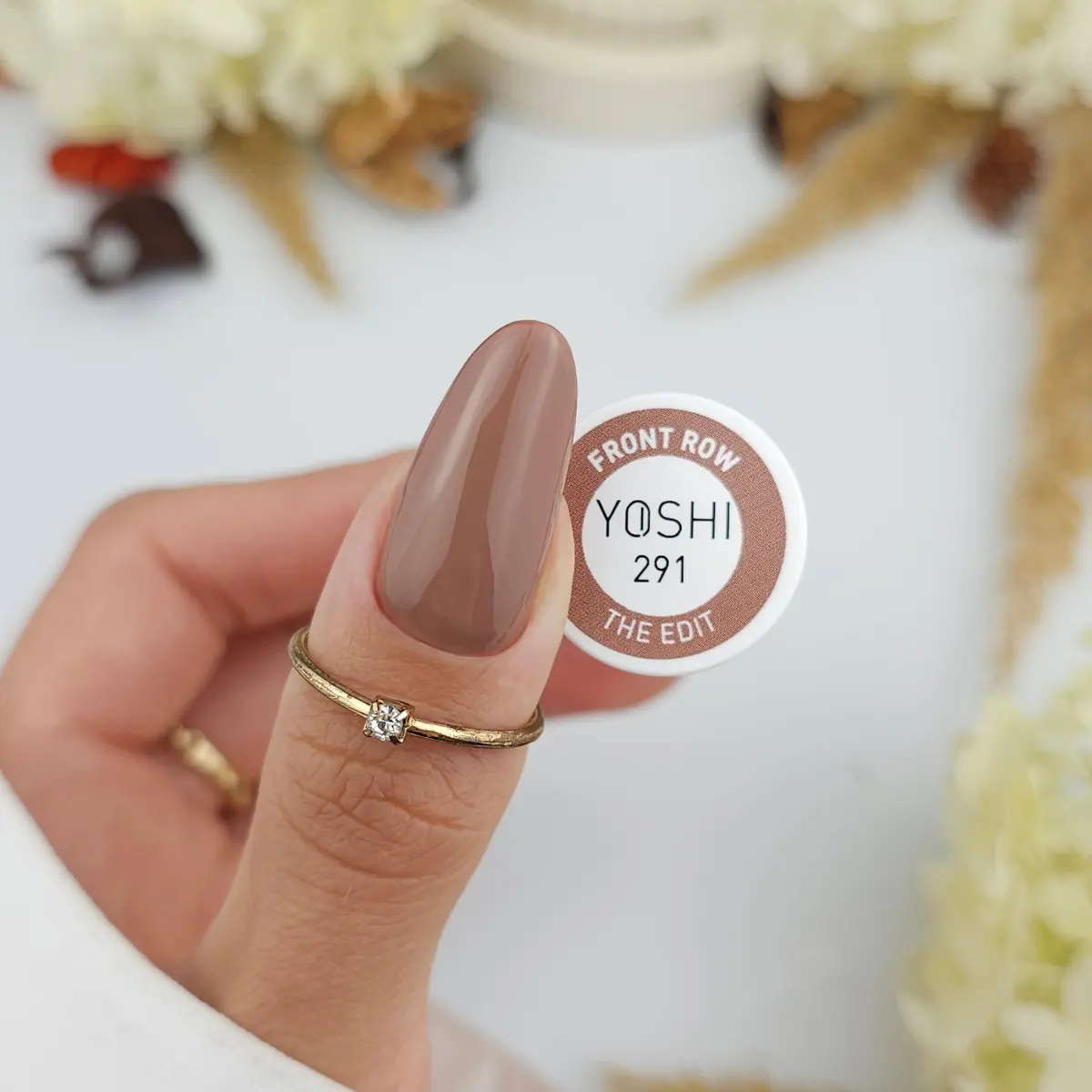 YOSHI gel polish Front Row 291 2 YOSHI gel polish Front Row